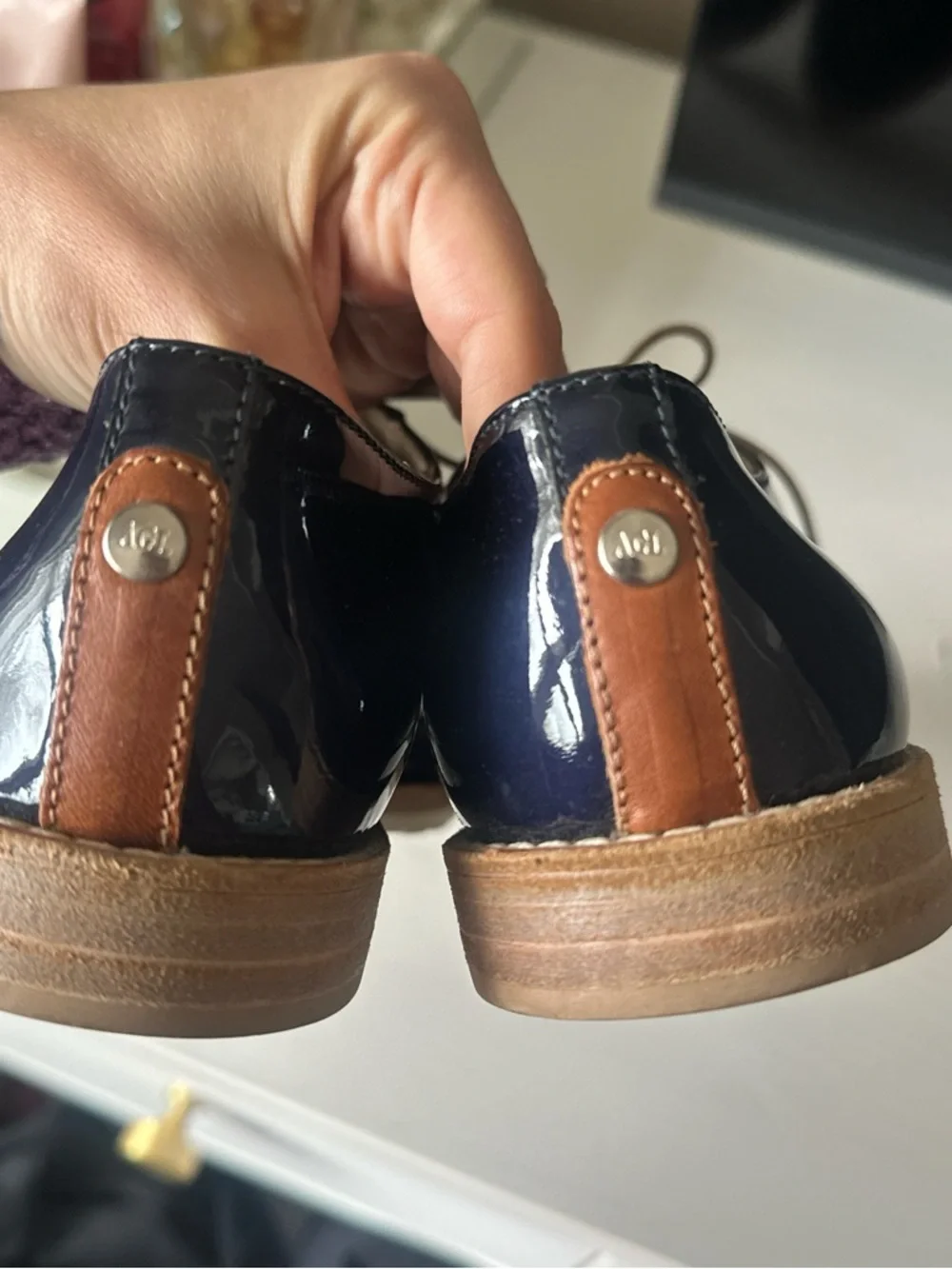 AGL Attilio Giusti Leombruni Navy Patent Leather Derby Shoes with Tan Laces - Picture 4 of 5